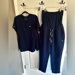 Figs Maternity Scrubs Navy. Small top and medium Tall bottoms